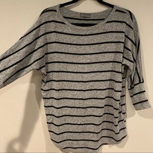 Market&Spruce Striped Gray Top